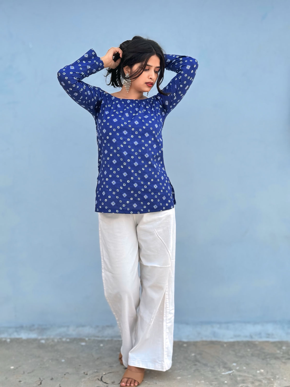 💙 Off-Shoulder Blue Printed Cotton Short Kurti